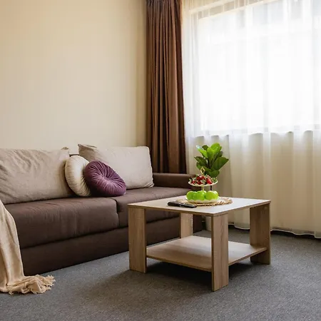 With Balcony アパート セインツ・コンスタンティン＆ヘレナ