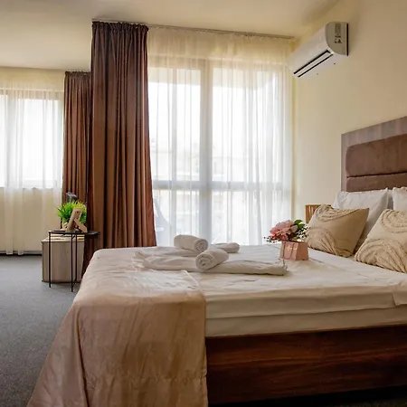 With Balcony アパート